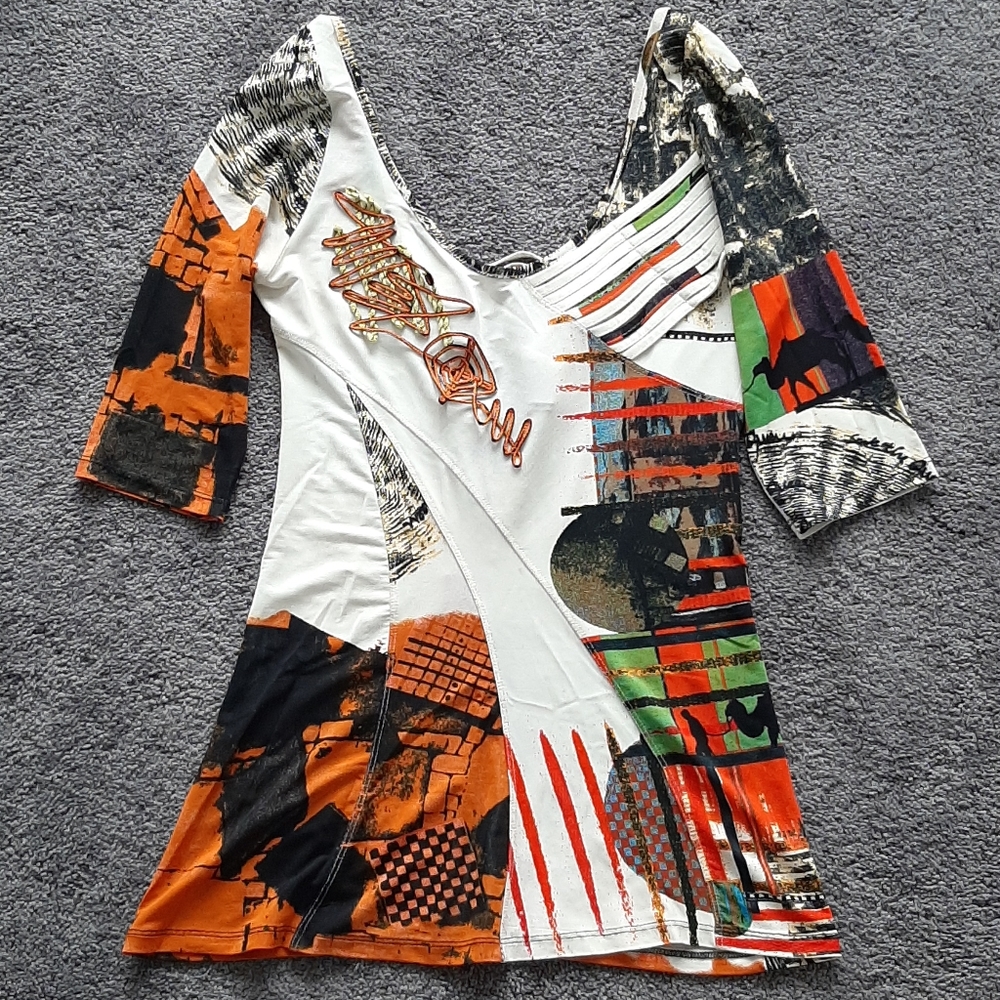 Save the Queen top